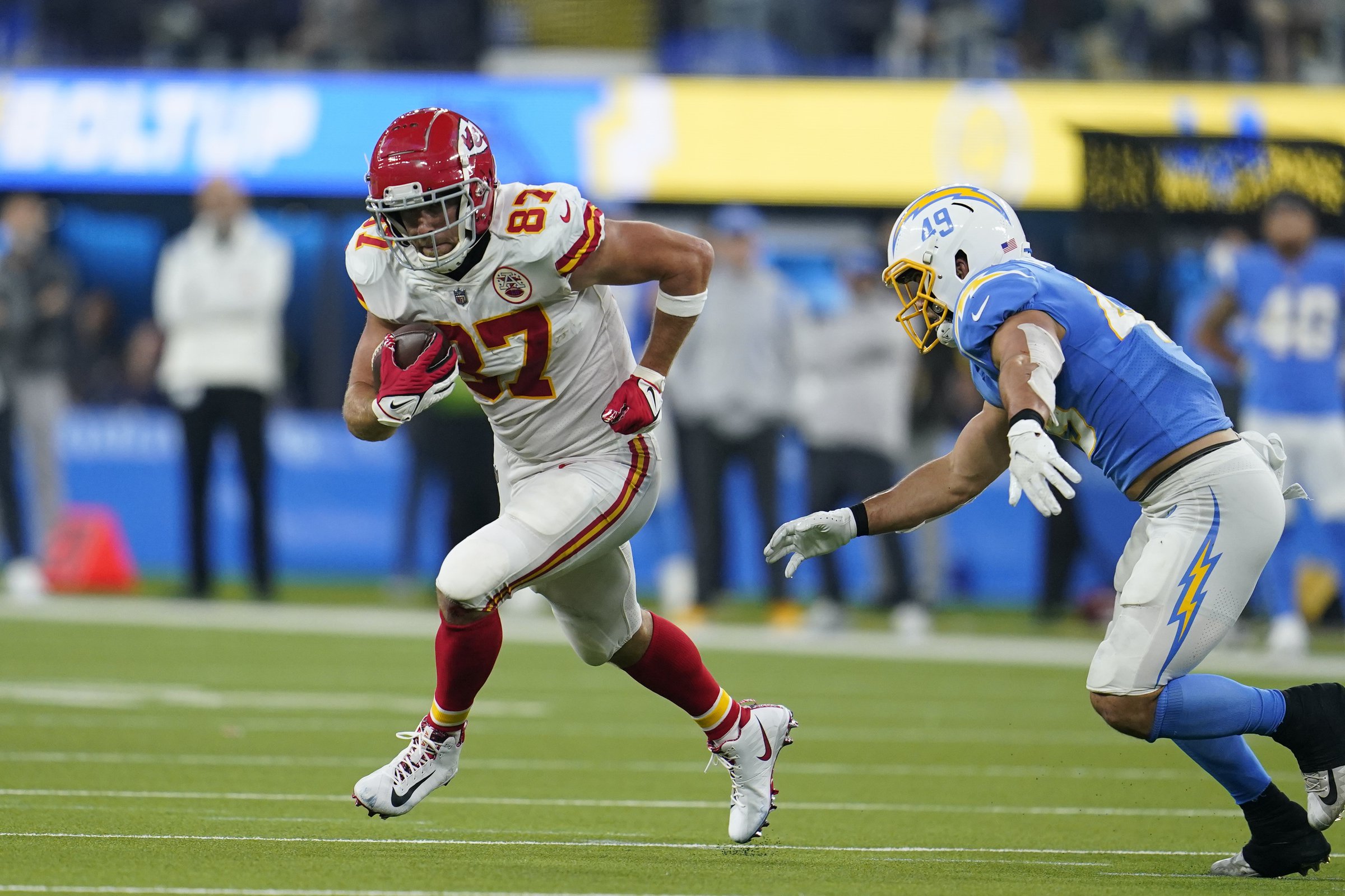 Mahomes-to-Kelce combo sends KC's streak to seven - Vimarsana News