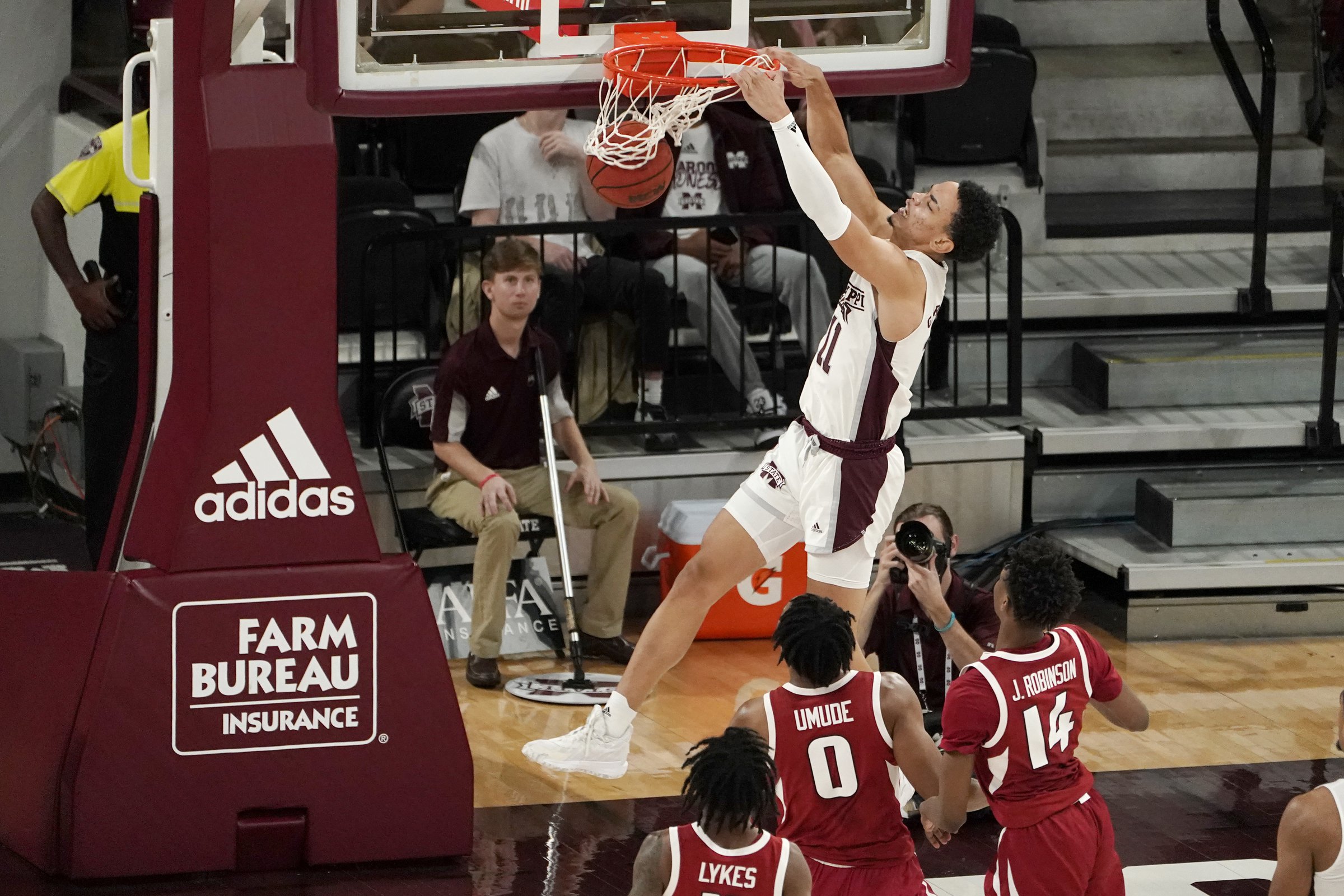 JD Notae announces he's leaving the Arkansas Basketball team