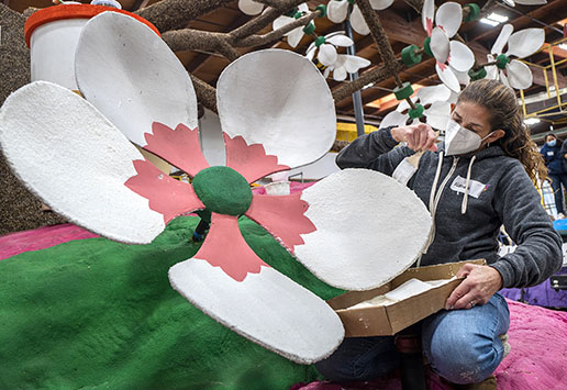 Rose Parade back in lineup for '22 - Vimarsana News