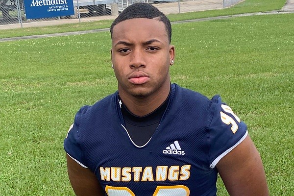WholeHogSports - Texas DE sees Arkansas as good fit WholeHogSports - Texas DE sees Arkansas as good fit
