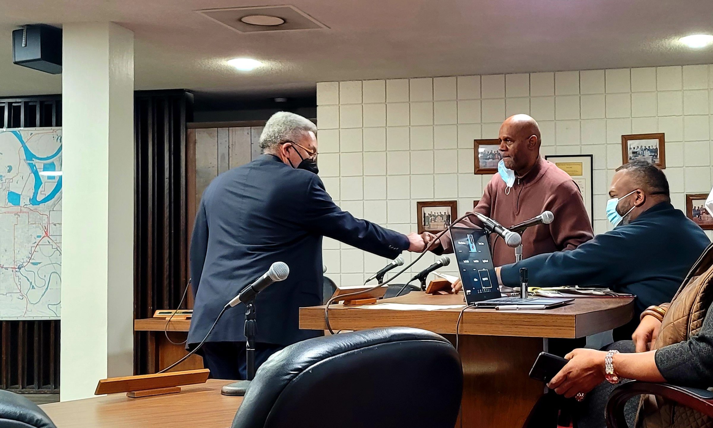 Pine Bluff awaits new system for dispatchers