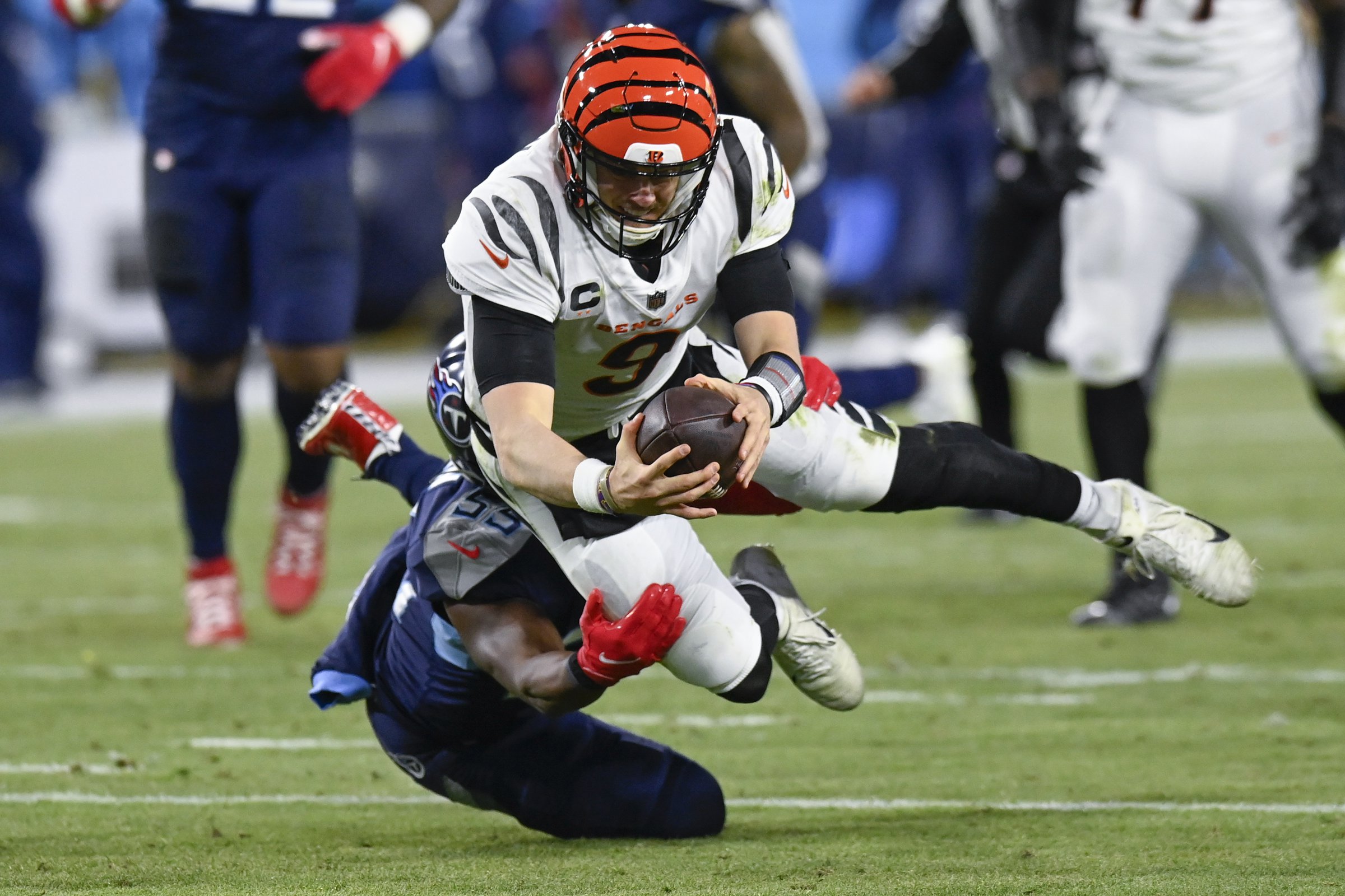 Bengals boot out top-seeded Titans