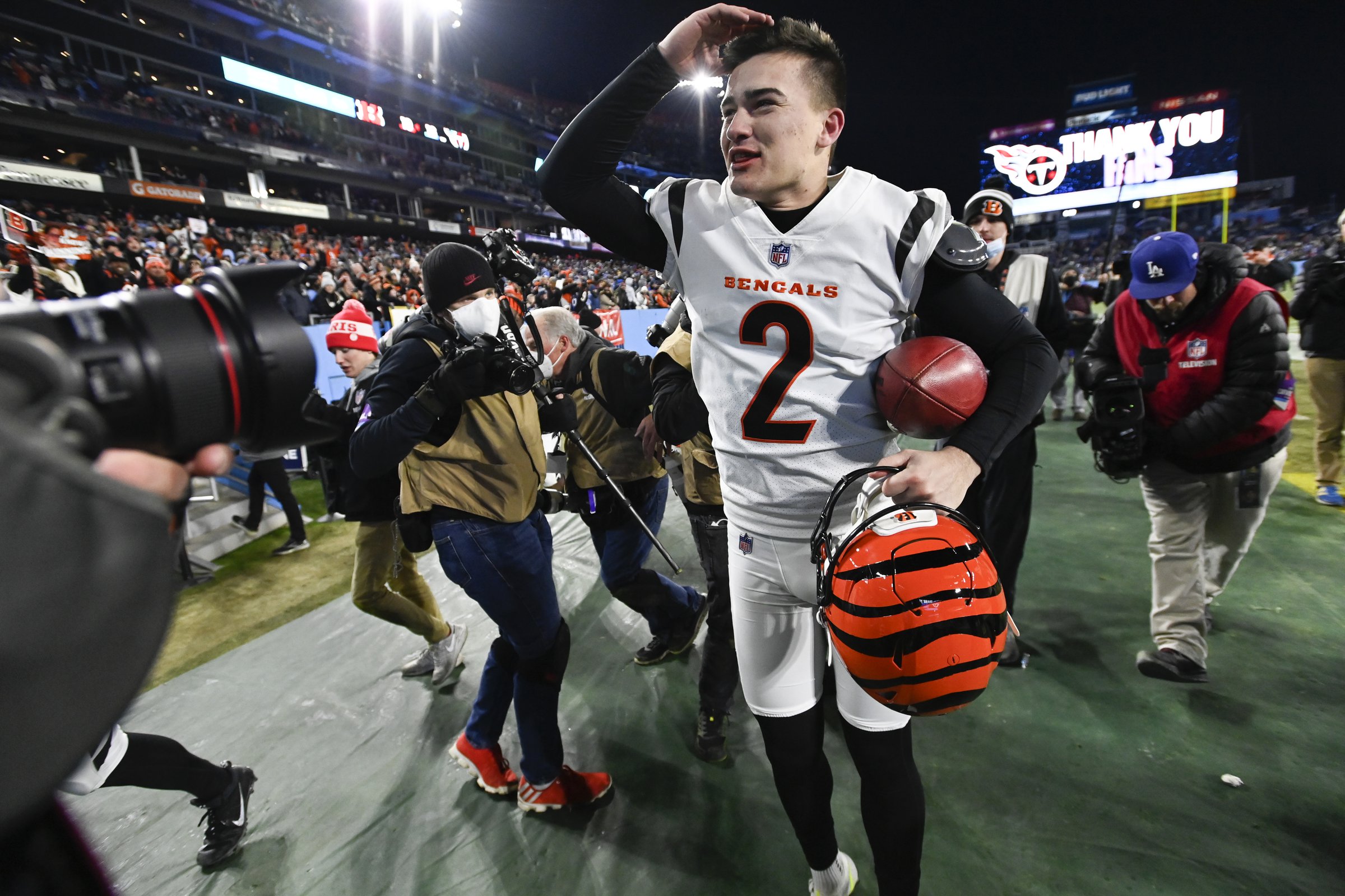 AFC Championship: Cincinnati Bengals beat Titans 19-16