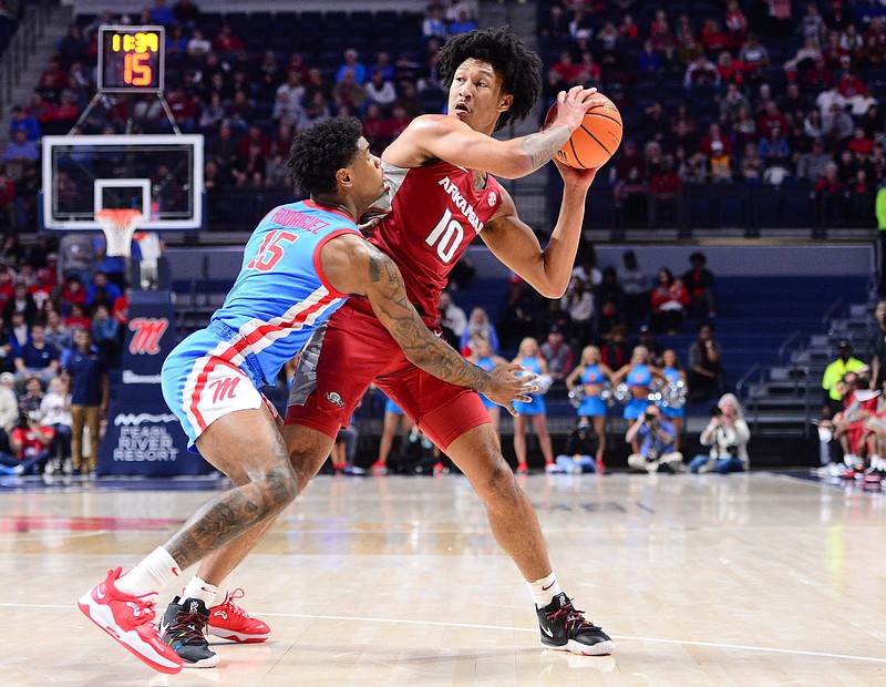 Arkansas’ Jaylin Williams (right) finished with 18 points, 8 rebounds, 3 blocks, 3 assists and 2 steals during Wednesday’s victory over Ole Miss.
(Razorback Athletics/Gunnar Rathbun)