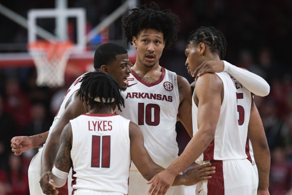 Follow live: Razorbacks host West Virginia - Vimarsana News