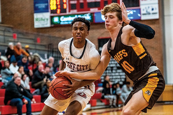 Jefferson City falls to Kickapoo on Senior Night - Vimarsana News