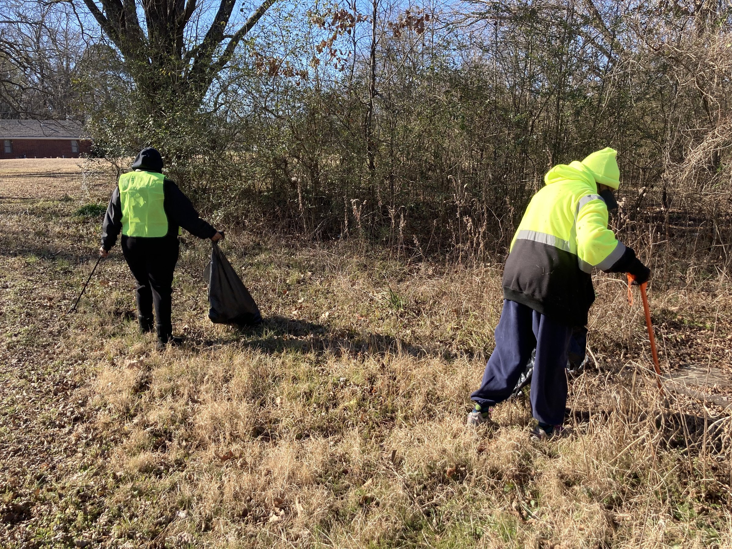 60 volunteers aid winter cleanup