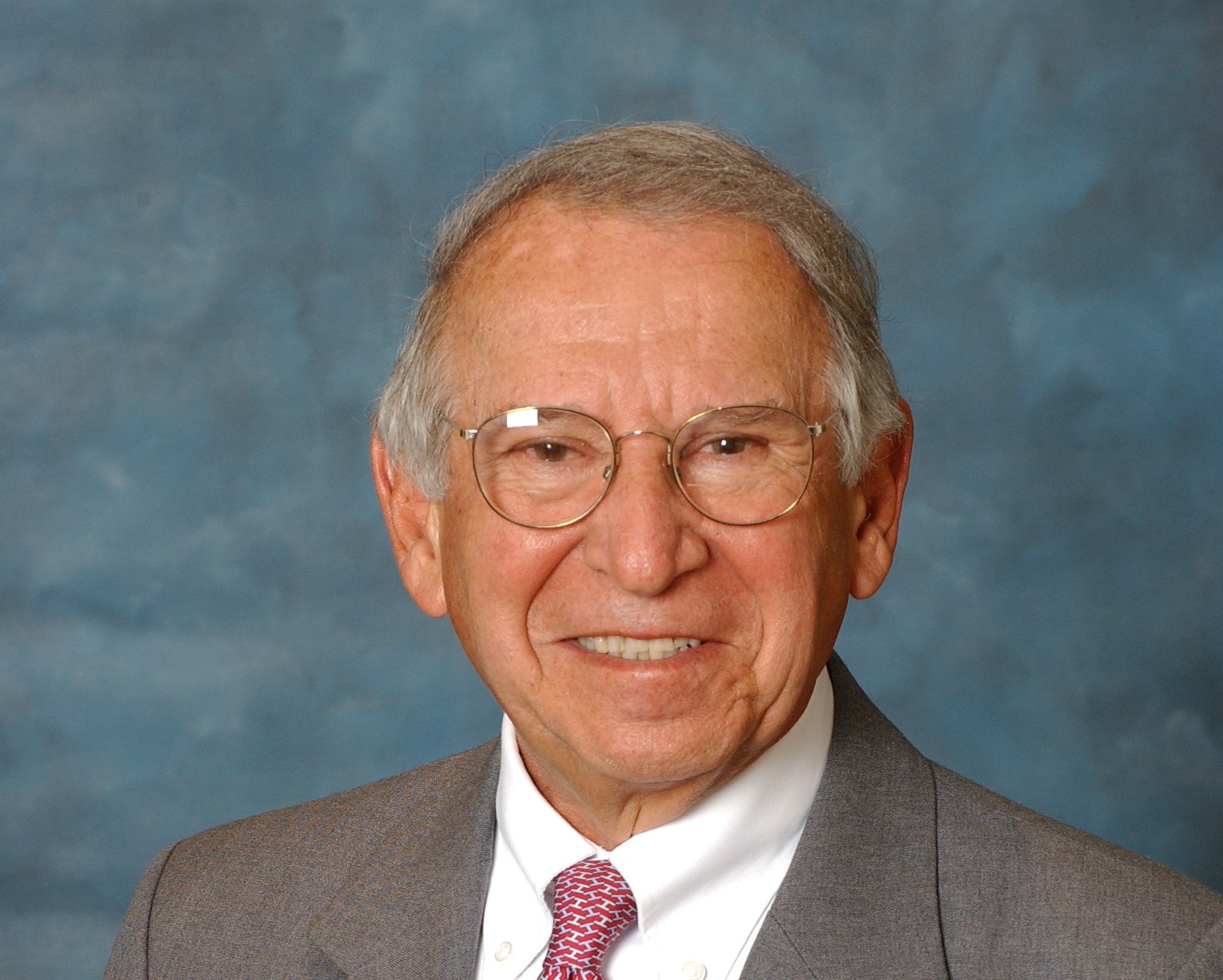 Lee Ronnel, Little Rock philanthropist, metal-recycling magnate, dies at 85 - Vimarsana News