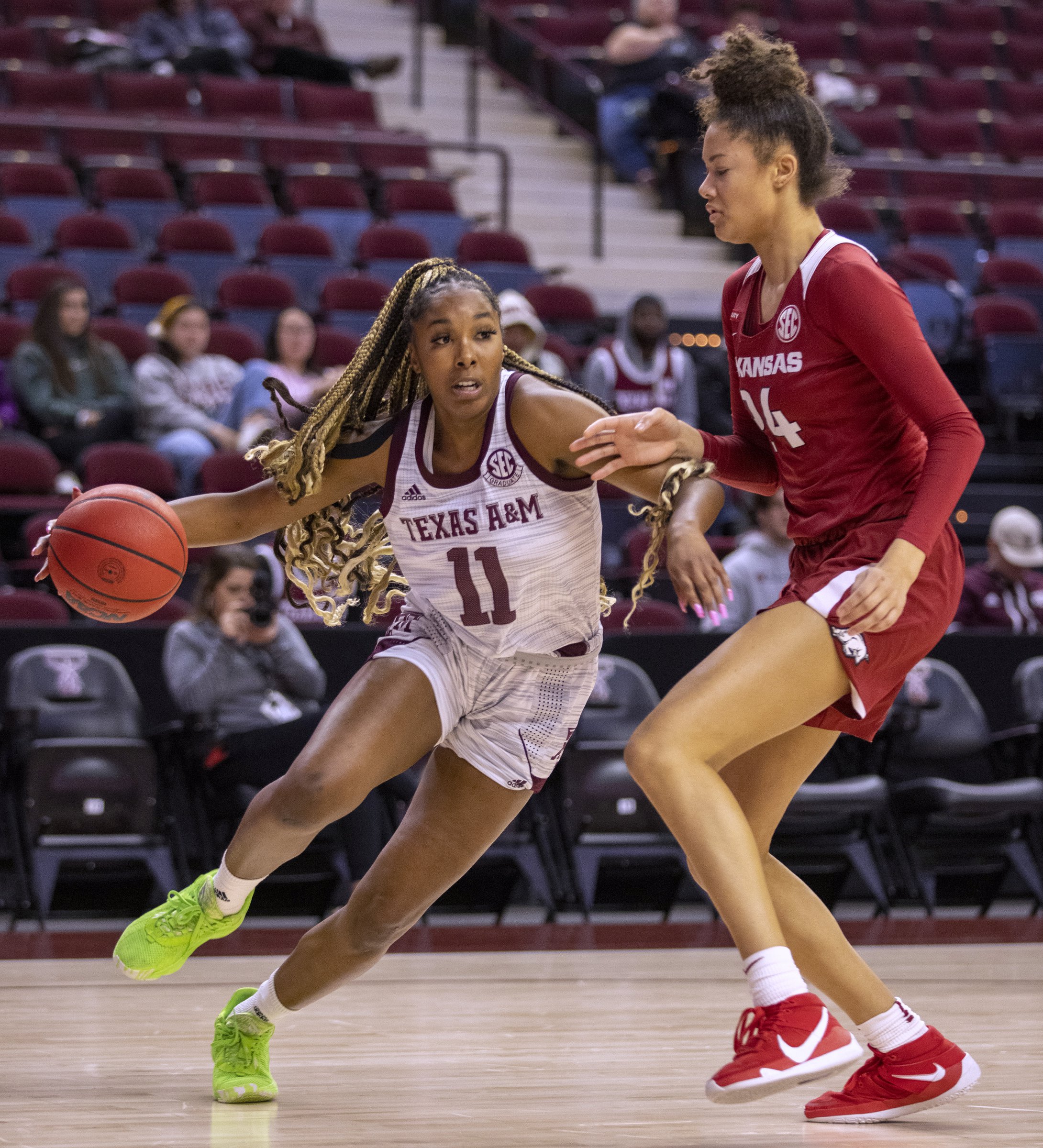 Texas A&M pulls away from Arkansas - Vimarsana News