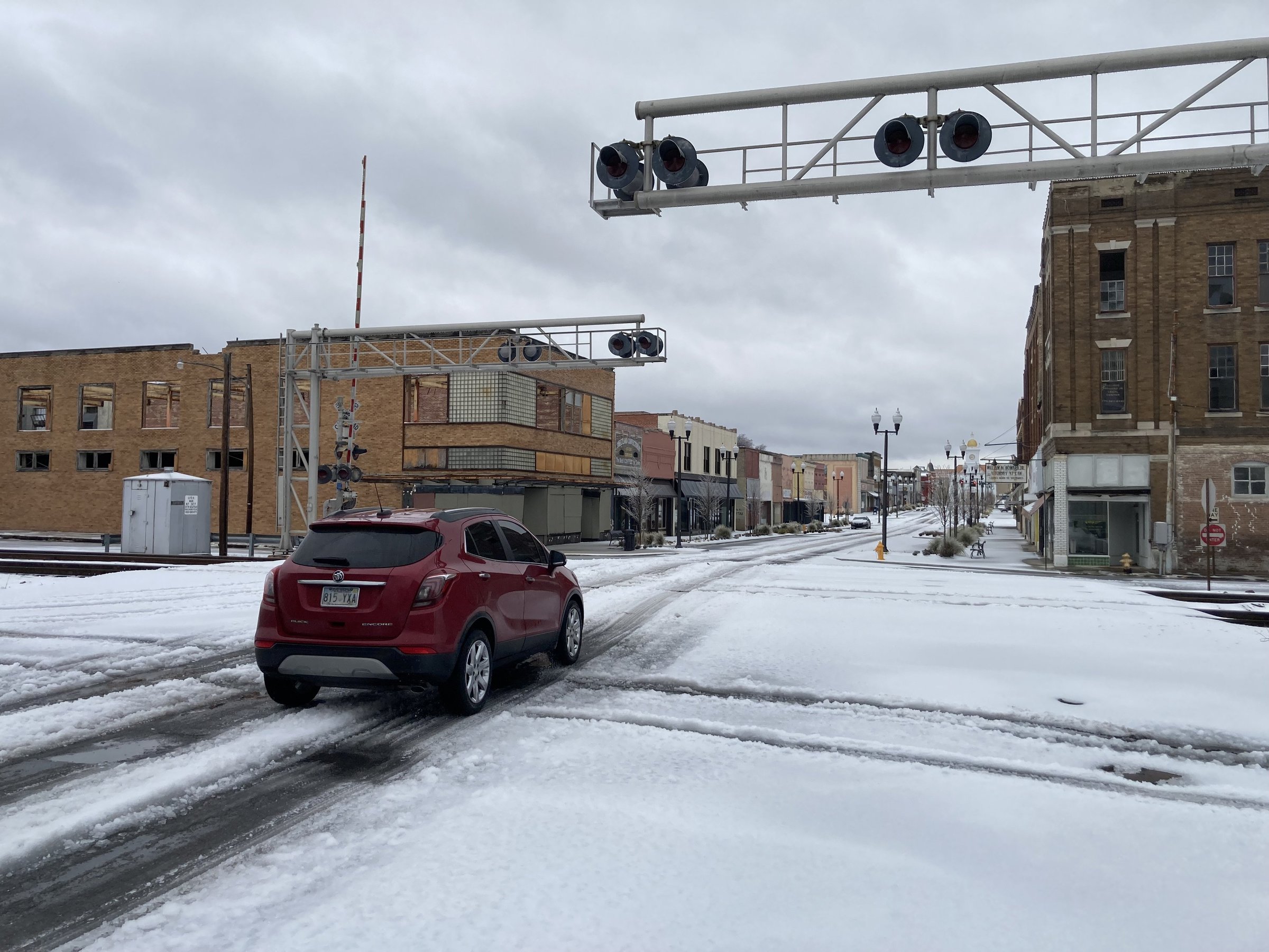 Pine Bluff hit by storm, dodges brunt of it