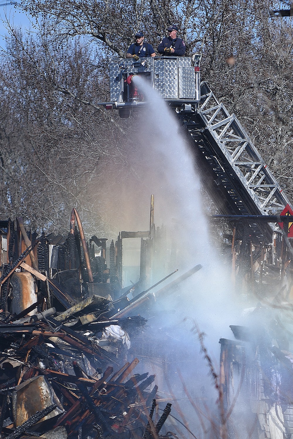 Fire destroys 57yearold Searcy apartment complex; no injuries