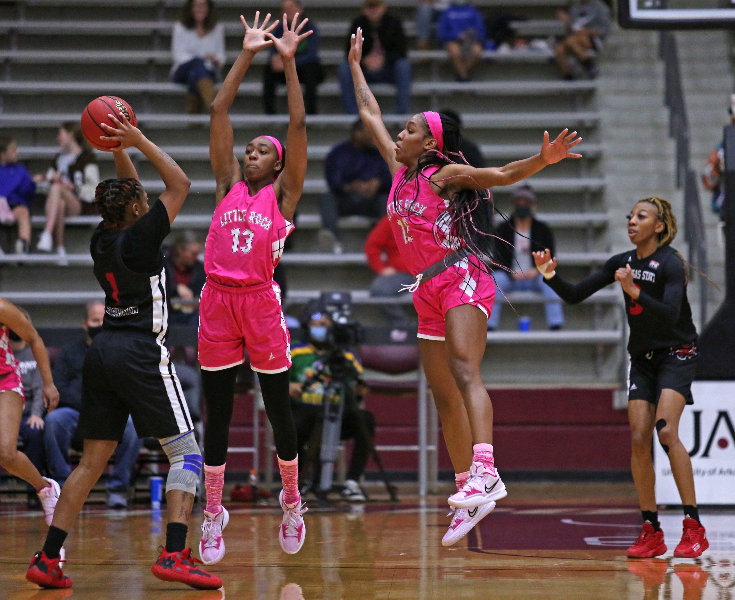UALR defends home floor, takes down Arkansas State - Vimarsana News