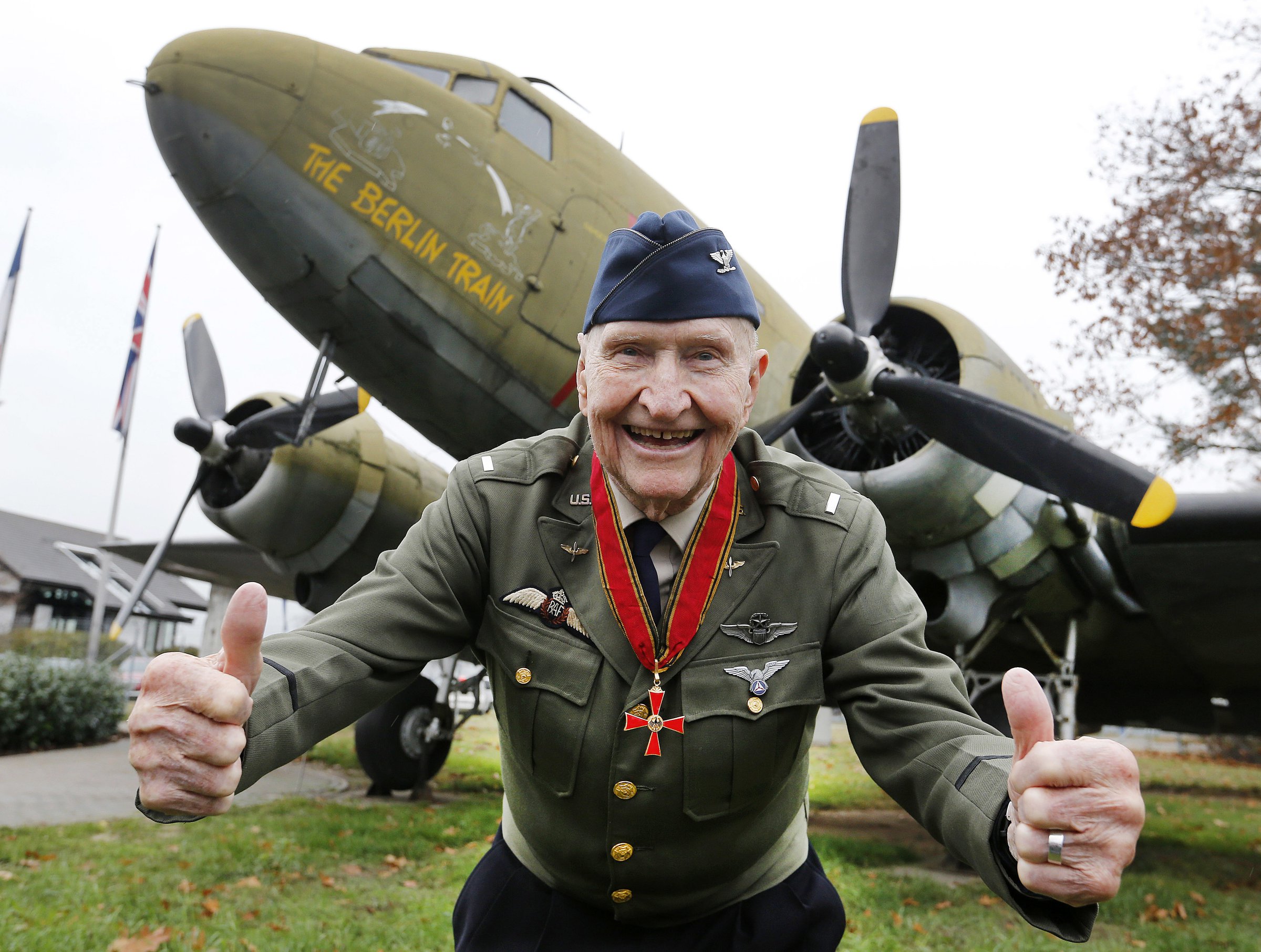 Celebrated 'Candy Bomber' of Berlin Airlift dies at 101 - Vimarsana News