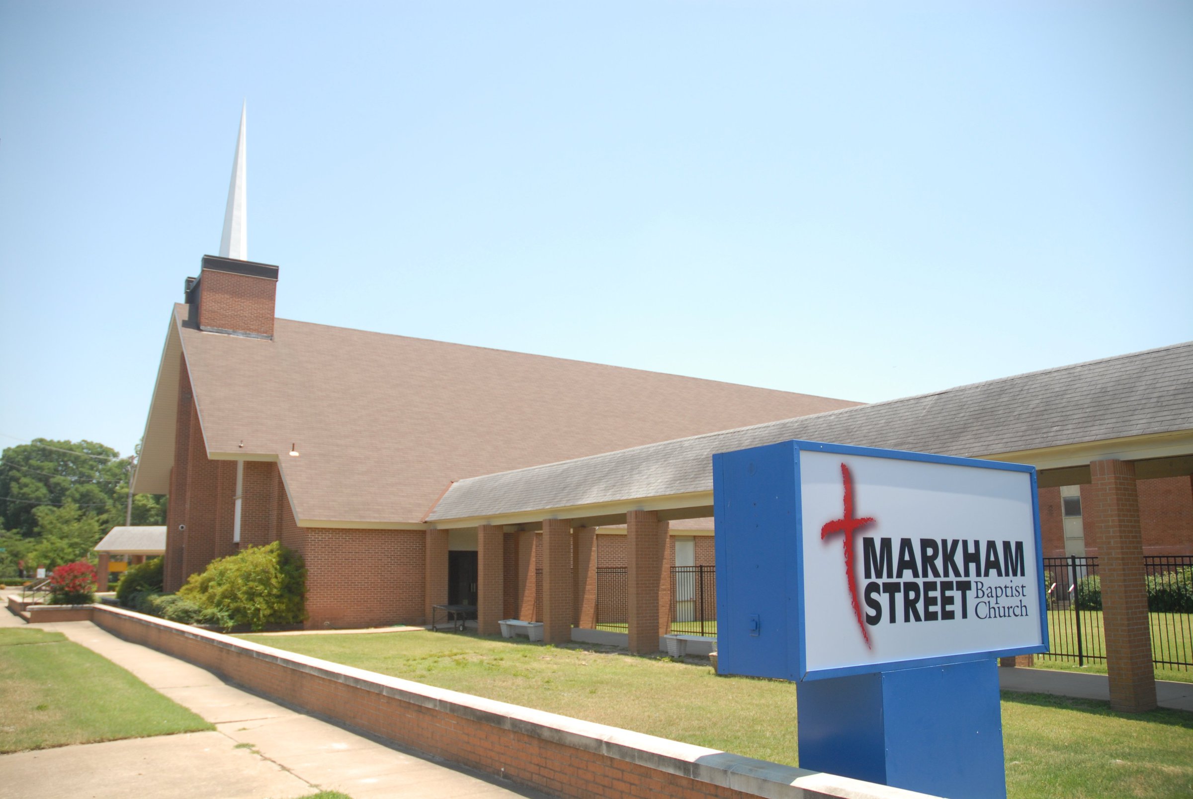 Church gives building to ministry - Vimarsana News