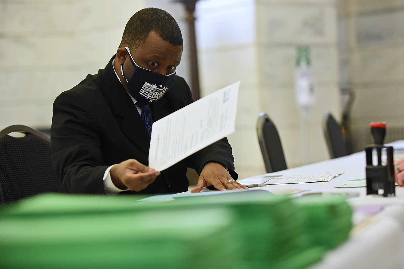 Third day of Arkansas' filing period draws 6 hopefuls - Vimarsana News