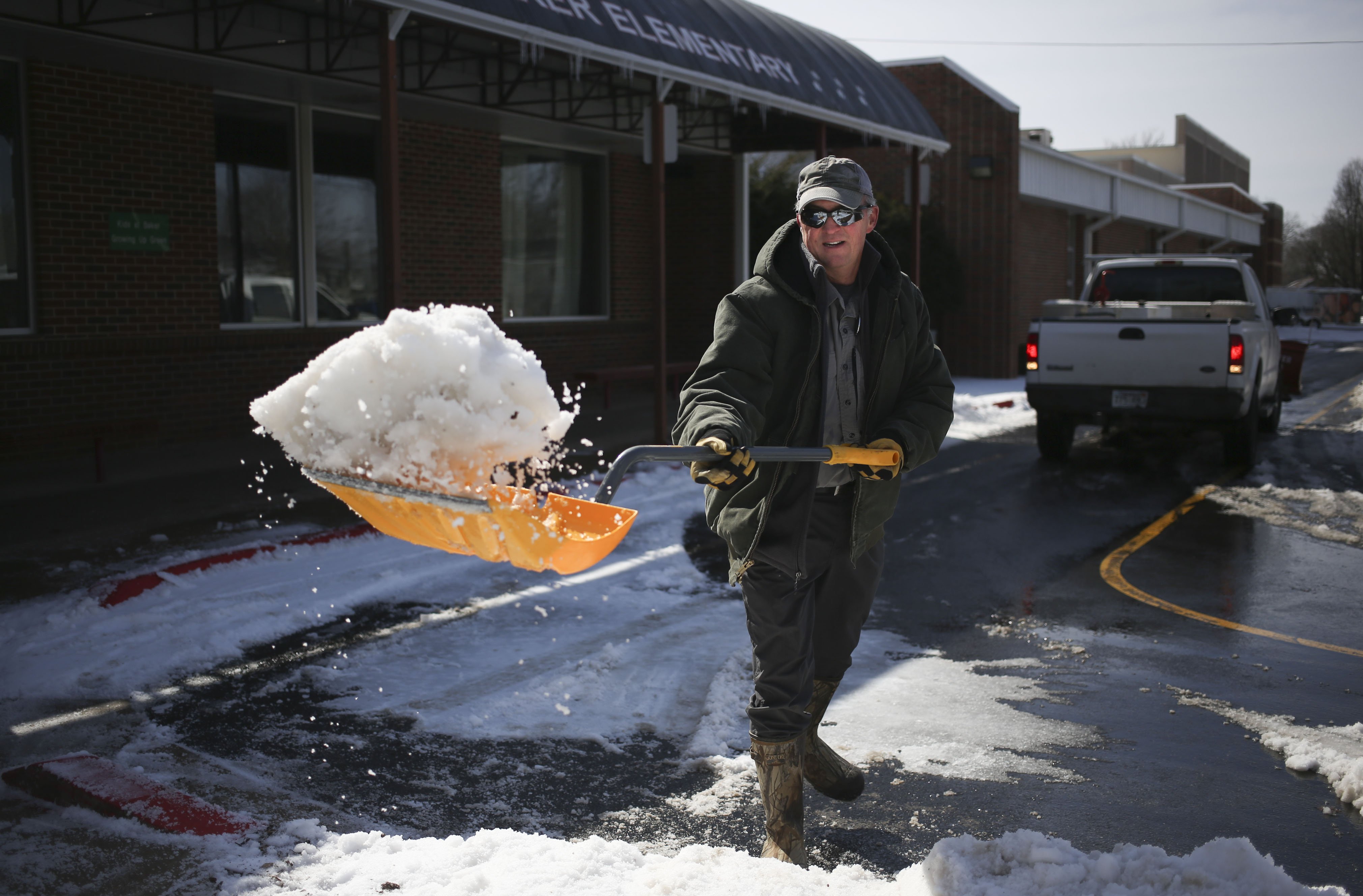 Sun helping clear roads in Northwest Arkansas - Vimarsana News