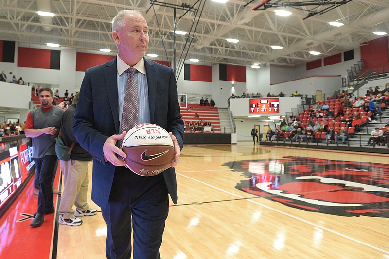 PREP BASKETBALL Rickey Smith wins 700th game as Fort Smith