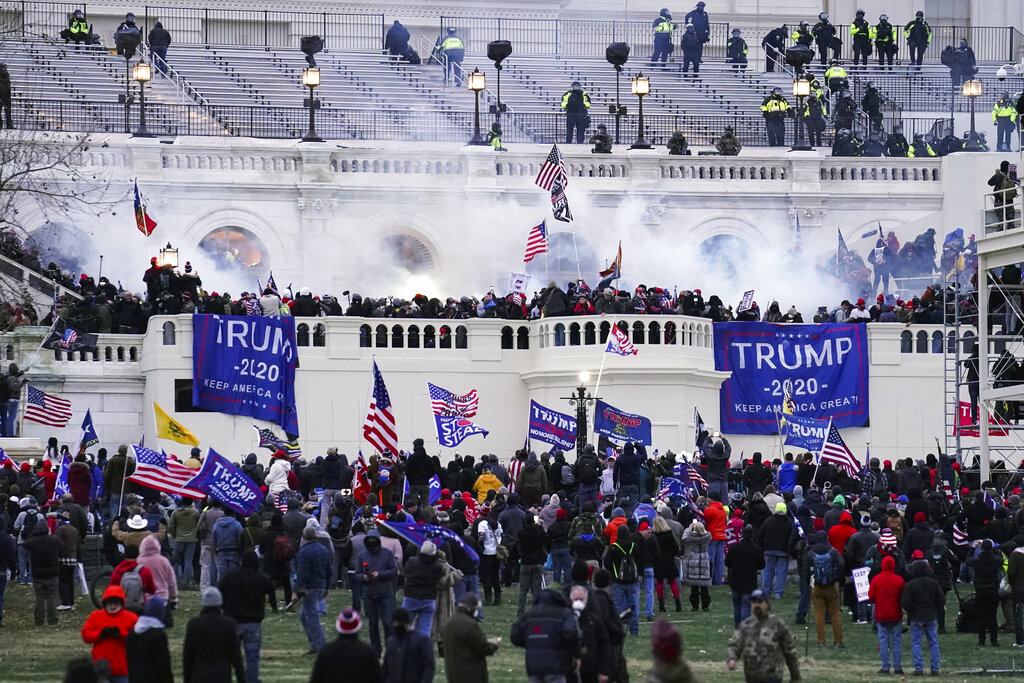 Many Capitol riot cases could hinge on 1st trial's outcome - Vimarsana News