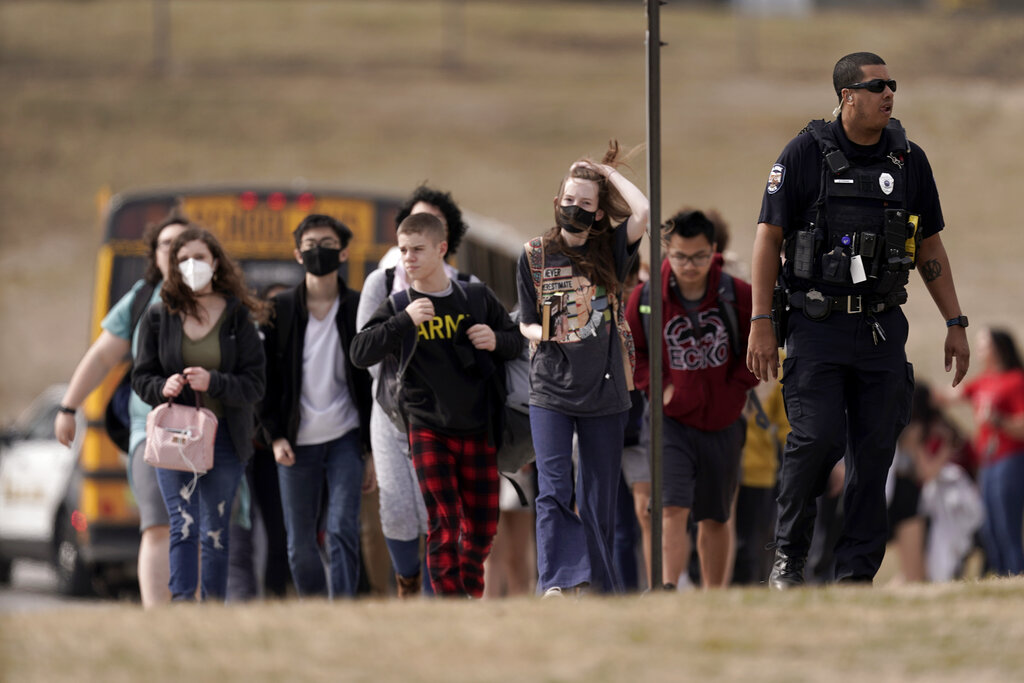 Student shoots, wounds 2 people at Kansas high school, police say - Vimarsana News