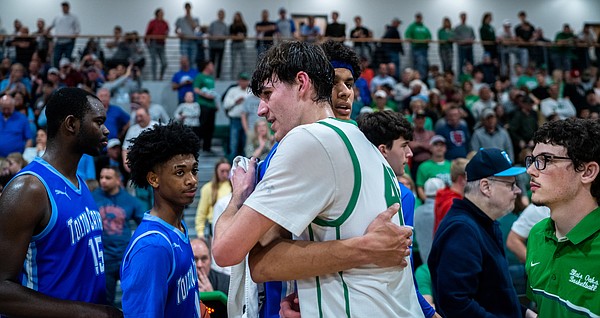 Blair Oaks boys fall to Father Tolton in district final - Vimarsana News