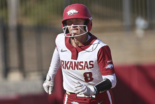 COLLEGE SOFTBALL Alabama transfer leads No. 10 Razorbacks against