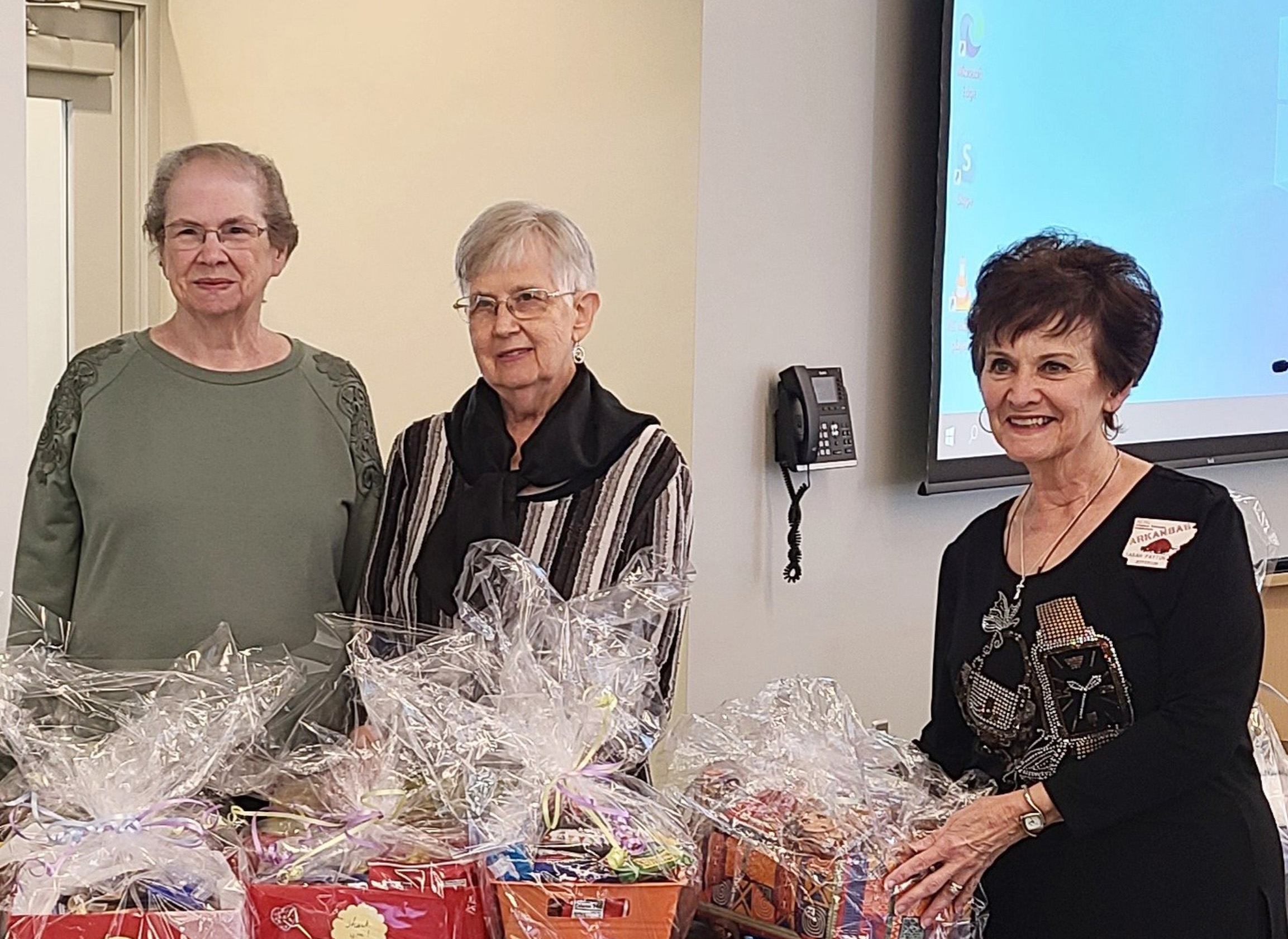 Club honors public workers