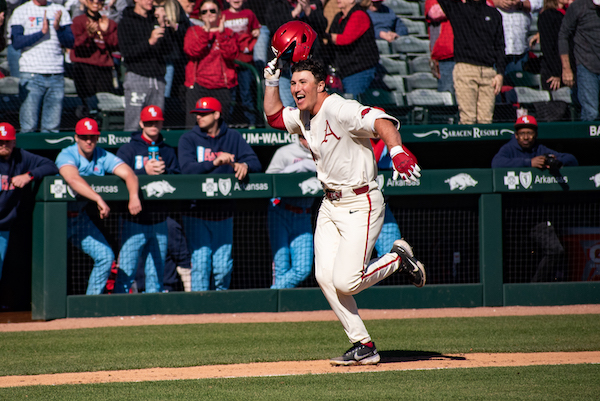 Lanzilli walks off UIC with home run in the 9th - Vimarsana News