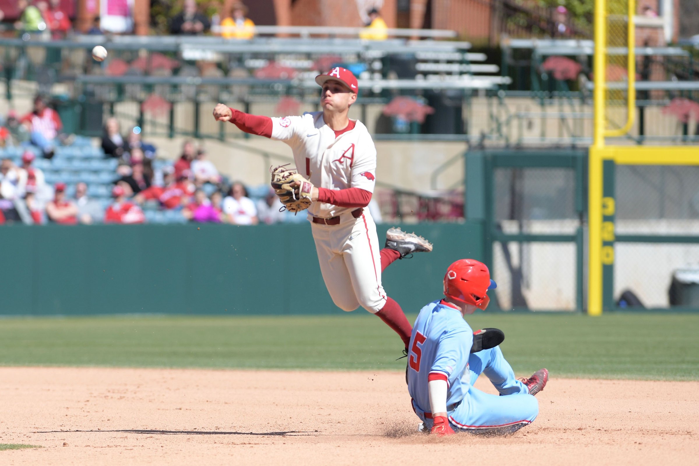 Lanzilli puts end to wild Hogs' victory in bottom of ninth inning - Vimarsana News