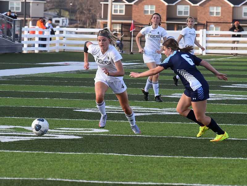 PREP SOCCER Bentonville rolls past HarBer 60 in 6AWest action