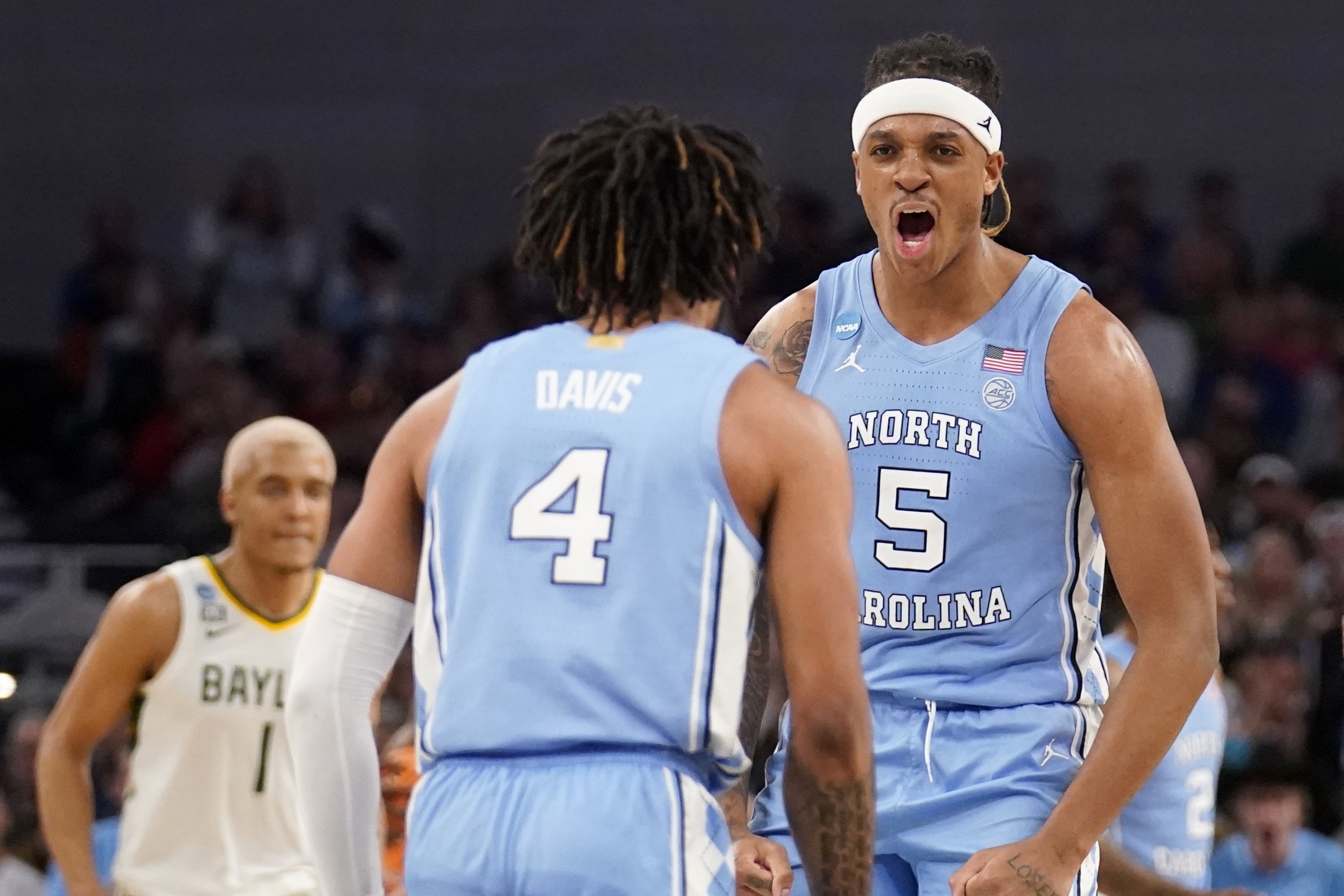 Tar Heels survive Bears' big rally - Vimarsana News
