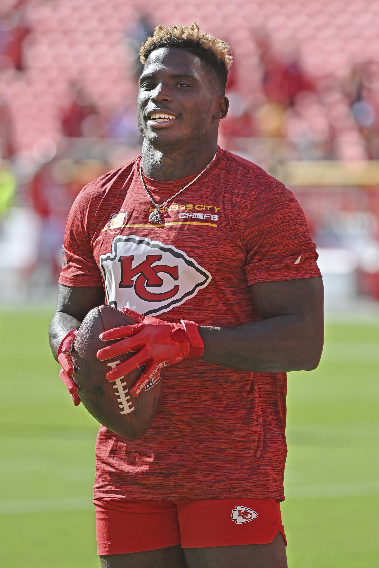 Chiefs' Tyreek Hill linked to domestic battery case in Kansas City - Los  Angeles Times