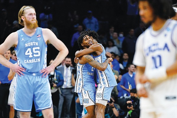 If the shoe fits: Love leads Carolina past UCLA into Elite 8 - Vimarsana News