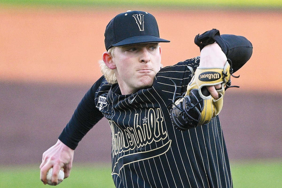 College baseball goes high-tech to send pitch calls to mound | Fulton Sun