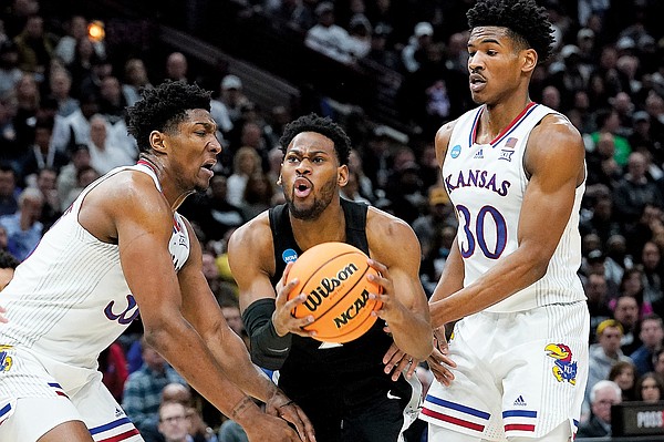 Kansas, North Carolina leaning on pairs in title game runs - Vimarsana News