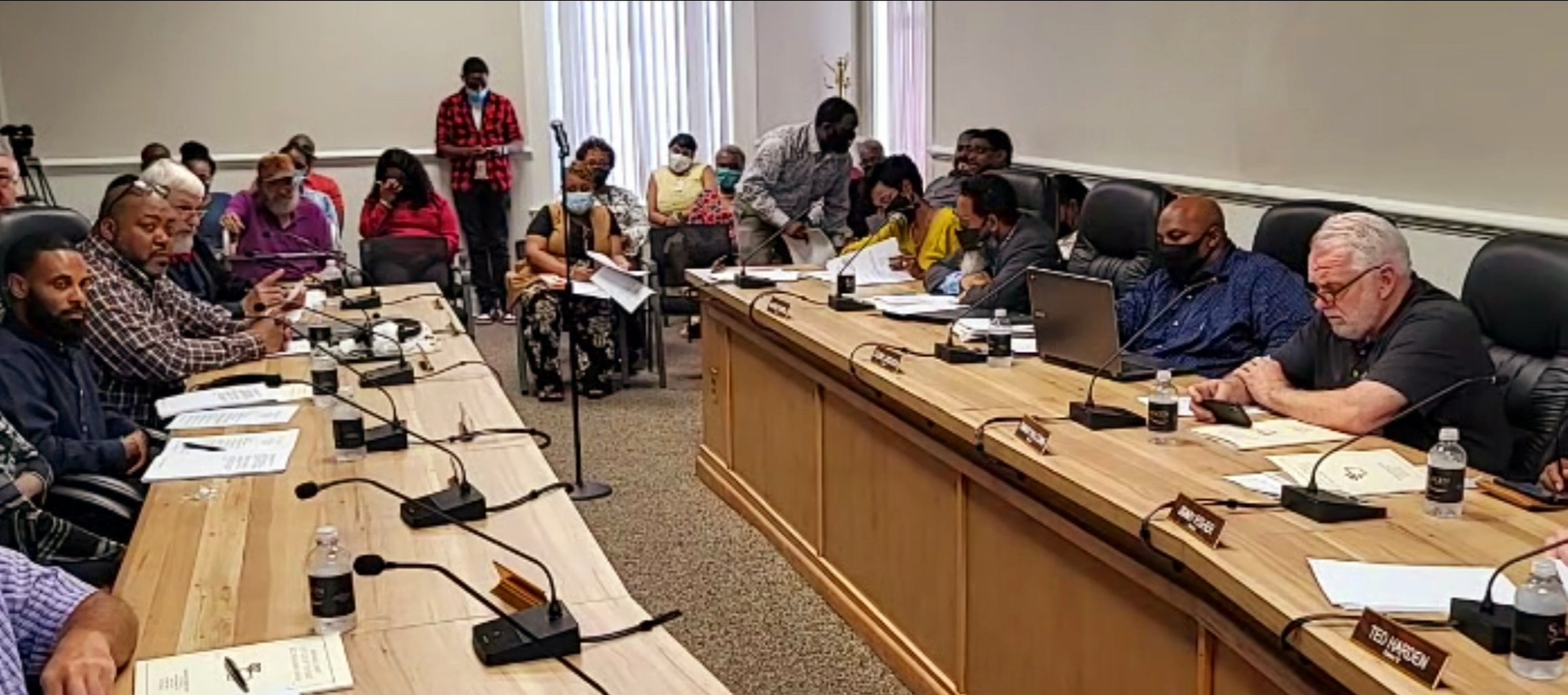 Quorum Court discusses road repairs