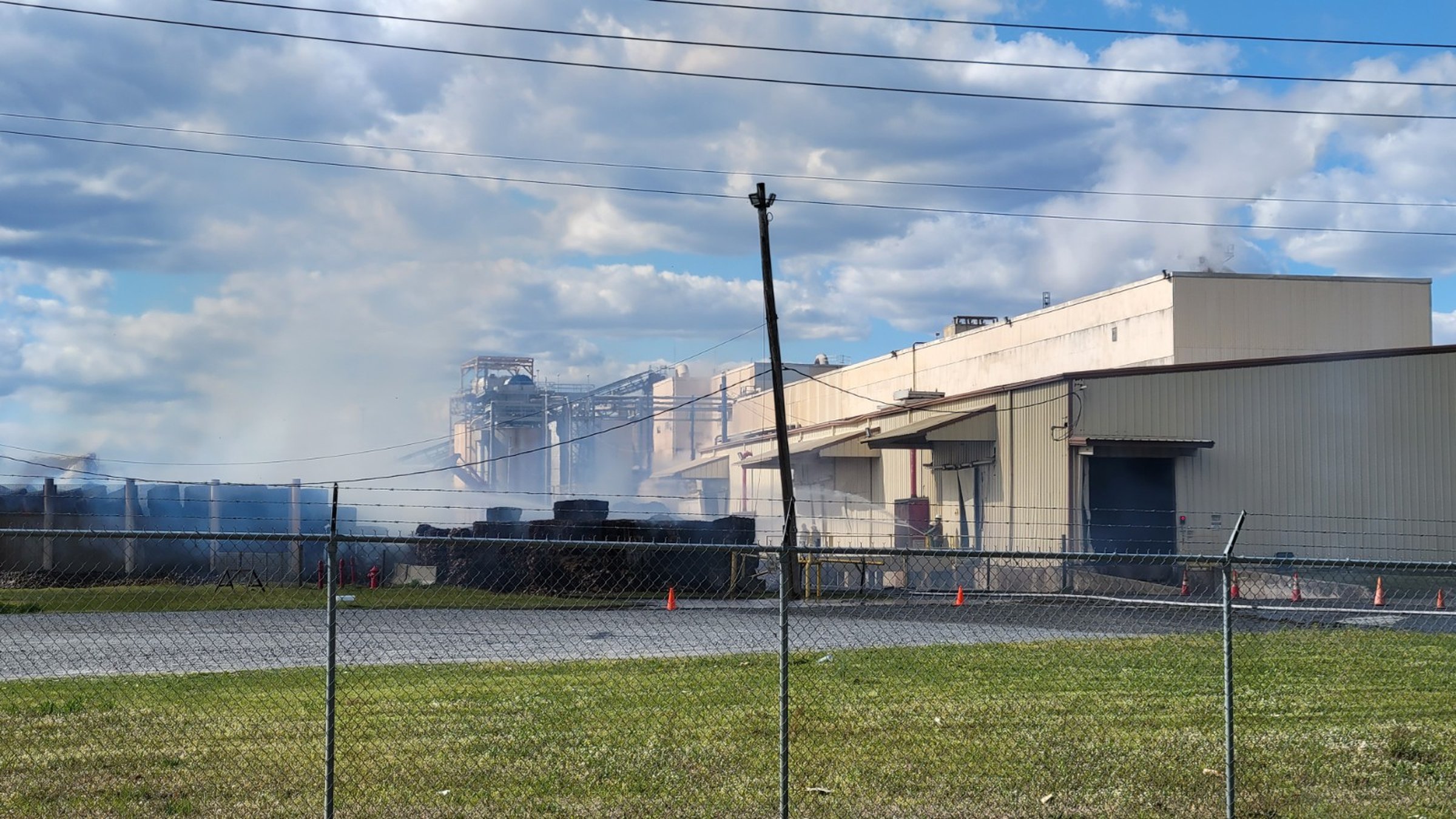 Pine Bluff mill fire halted by several agencies