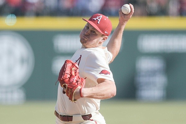 WholeHogSports - Texas Tech pitcher commits to Diamond Hogs