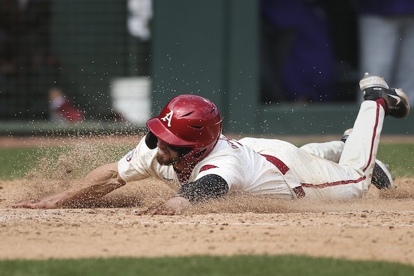 Razorbacks make important move in division race - Vimarsana News