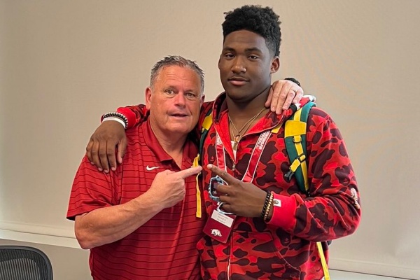 Get to know: 2024 D-line target Charleston Collins - Vimarsana News