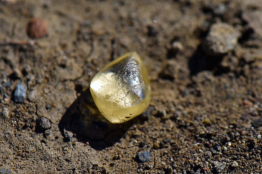 What Does A Rough Diamond Look Like 2022