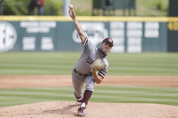 Arkansas vs. Texas A&M Game 1: How to watch and listen, forecast, pitching matchup, team comparisons