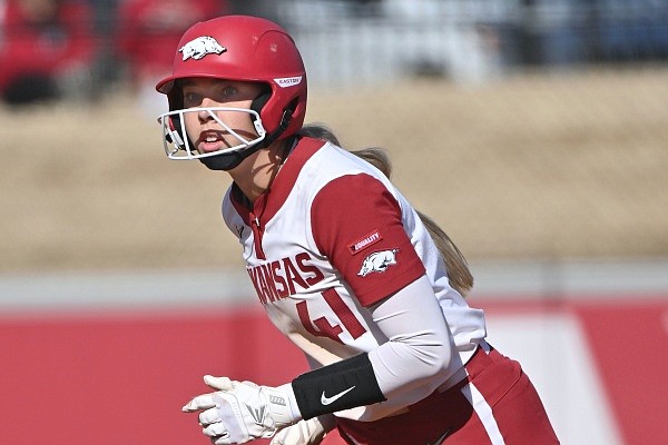 No. 7 UA sweeps Florida - Vimarsana News
