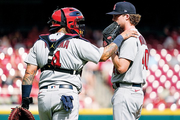 Reds stop 11-game skid, beat Cardinals 4-1 - Vimarsana News