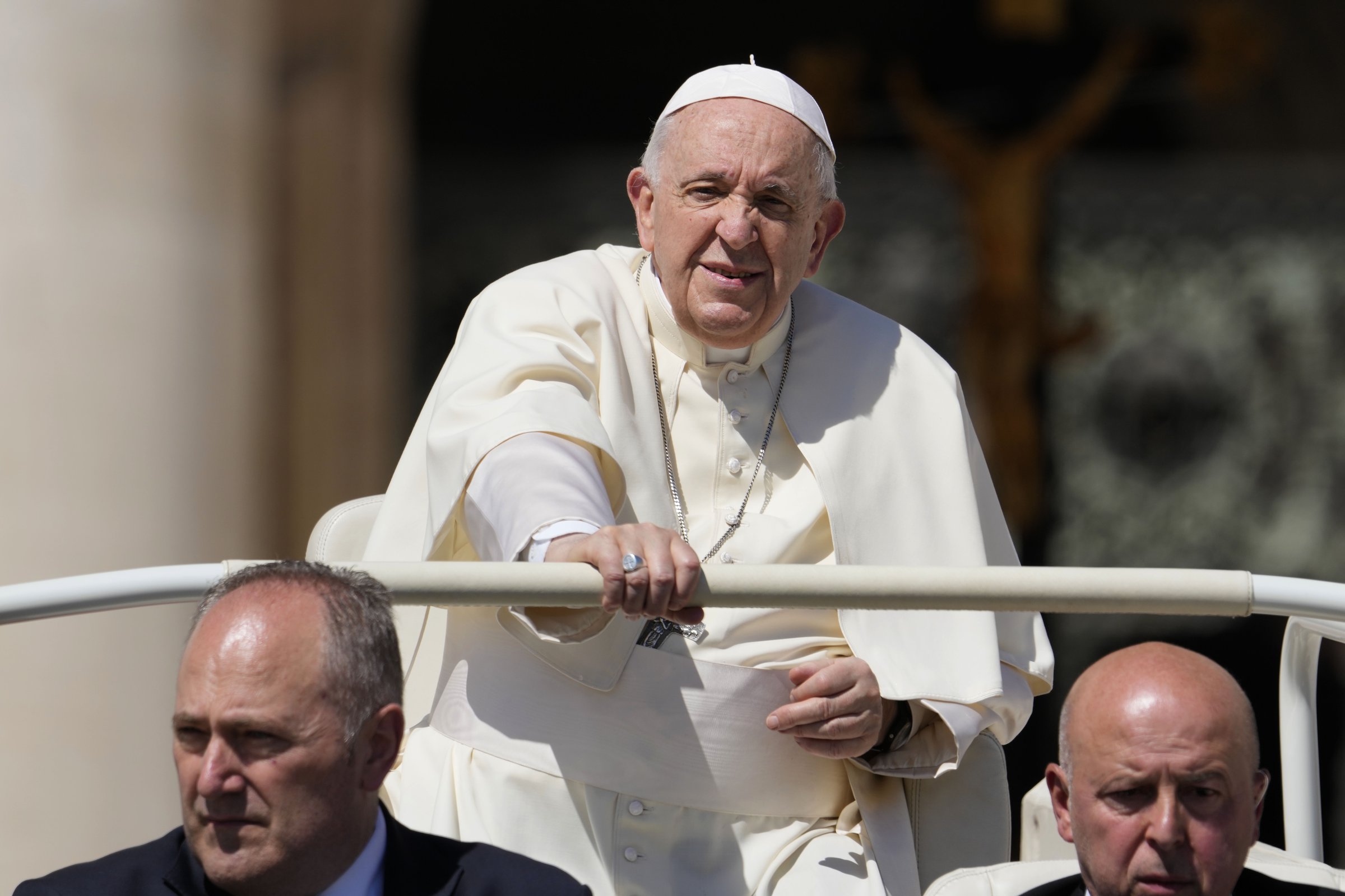 Iffy deal had pope's OK, official says - Vimarsana News