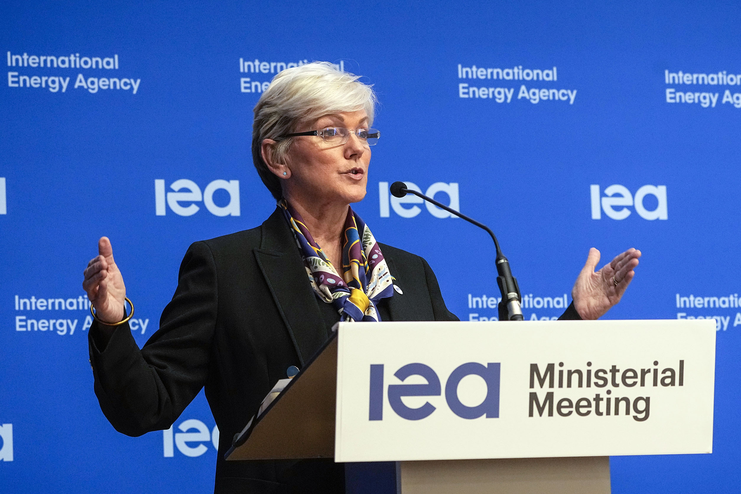 U.S. urges finding alternatives to Russian energy - Vimarsana News