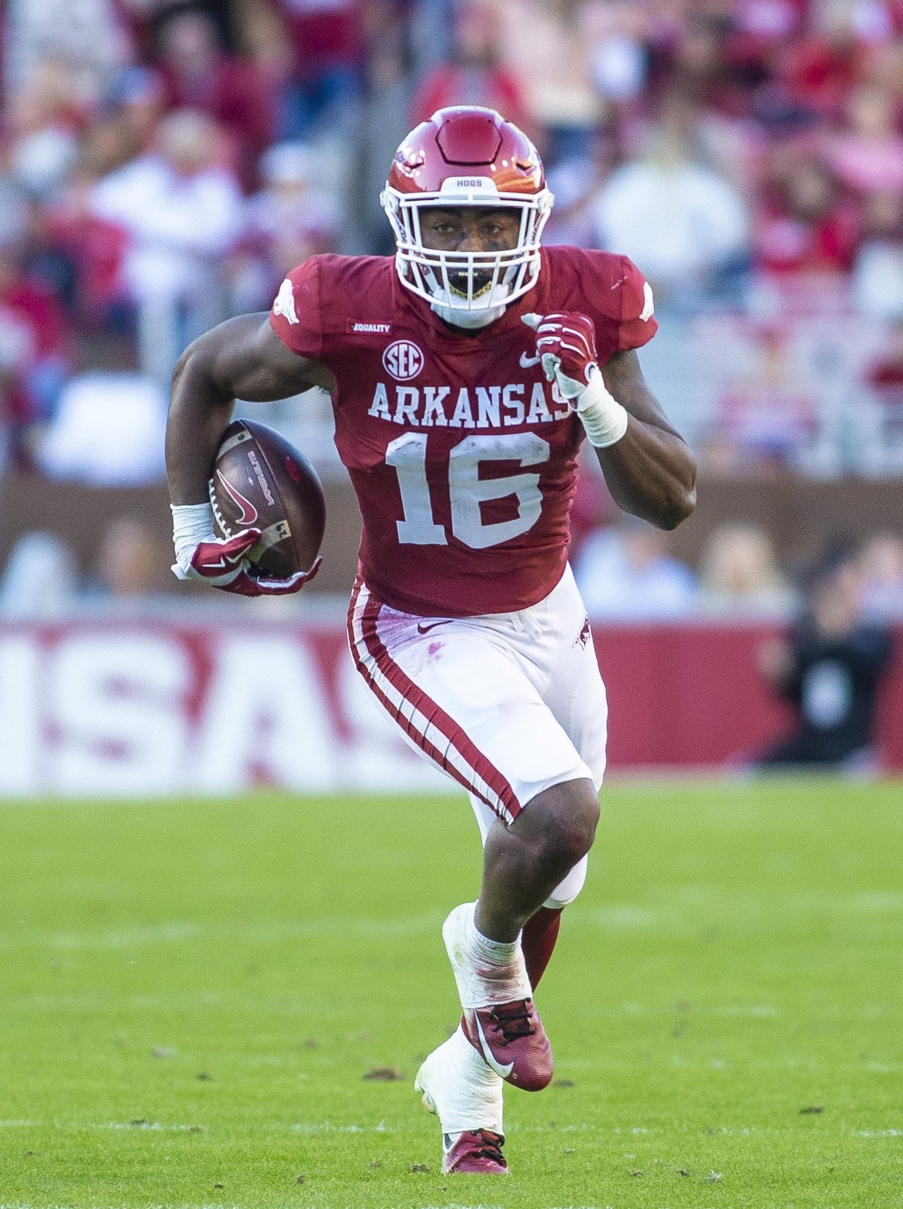 Treylon Burks reacts to being drafted by Titans, repping Arkansas as Pro  Hog
