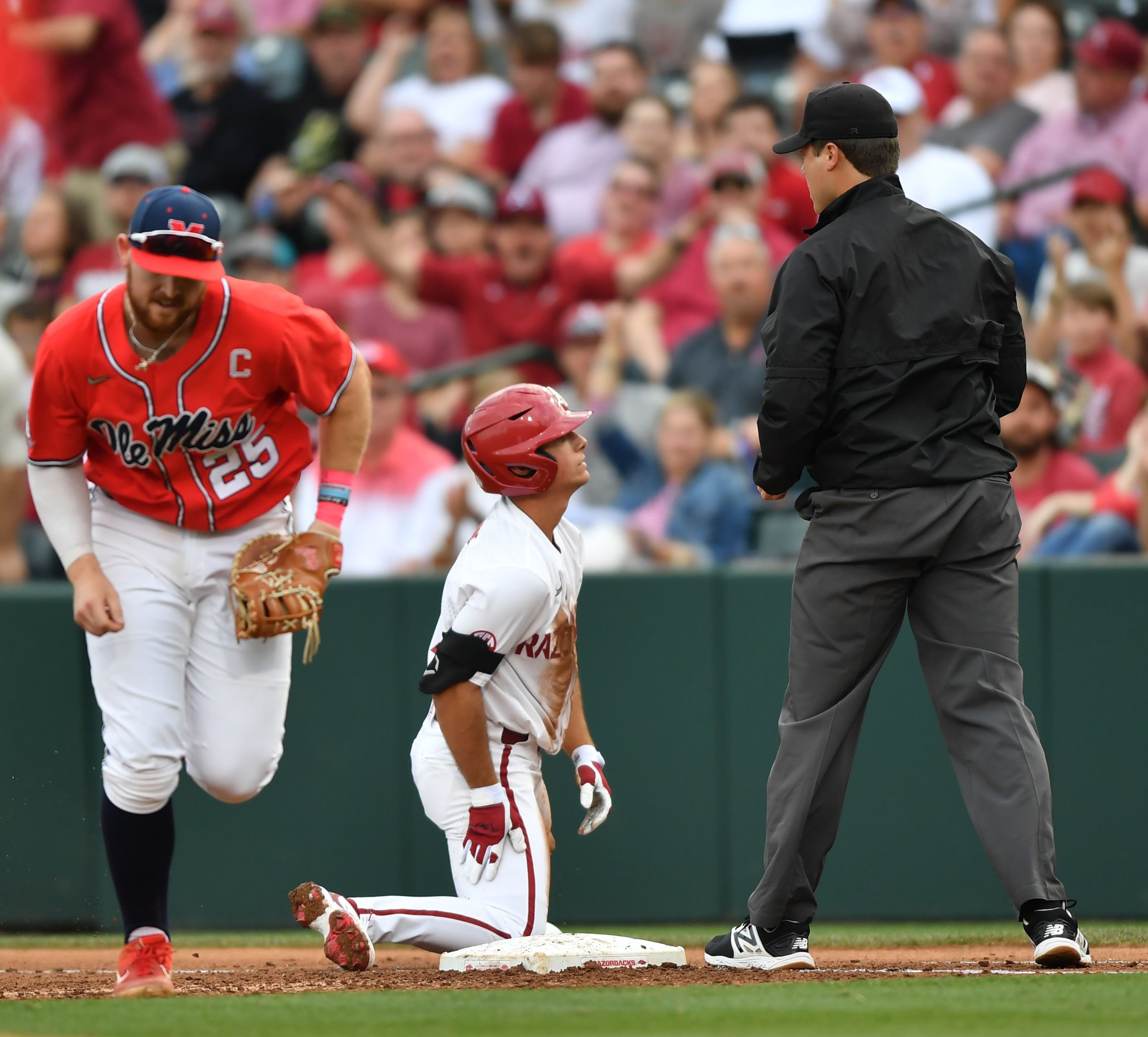 Razorbacks can't come through for Noland against Rebels in series opener - Vimarsana News