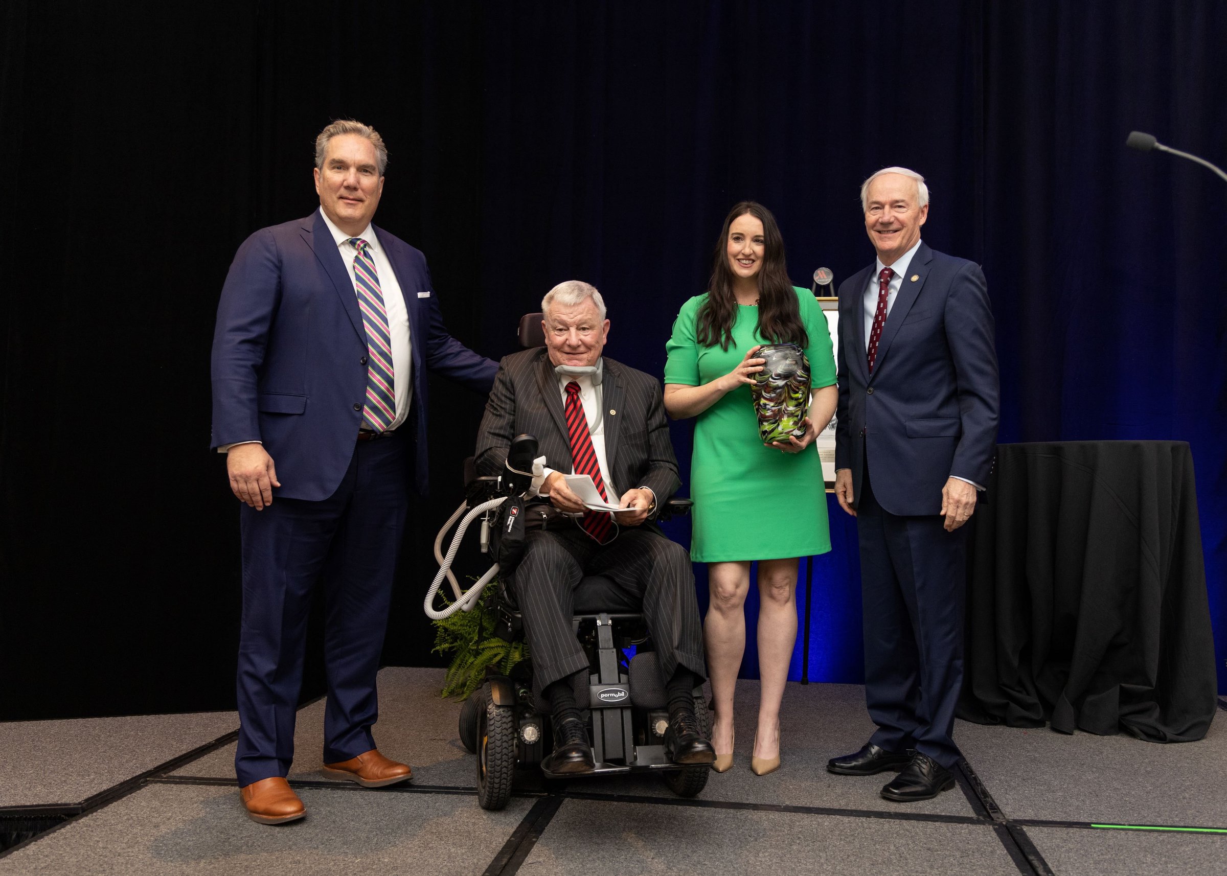 Simmons’ May given award for leadership