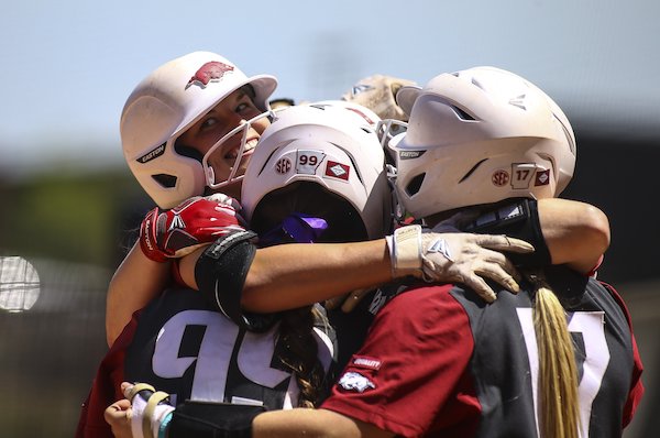 Arkansas wins SEC Tournament to sweep conference softball titles - Vimarsana News