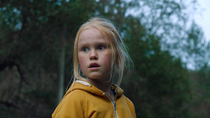 In Eskil Vogt’s creepy kid horror film “The Innocents,” little Ida (Rakel Lenora Flottum) is a 9-year-old Norwegian girl who falls in with a bad crowd after she moves into a new apartment complex with her family.